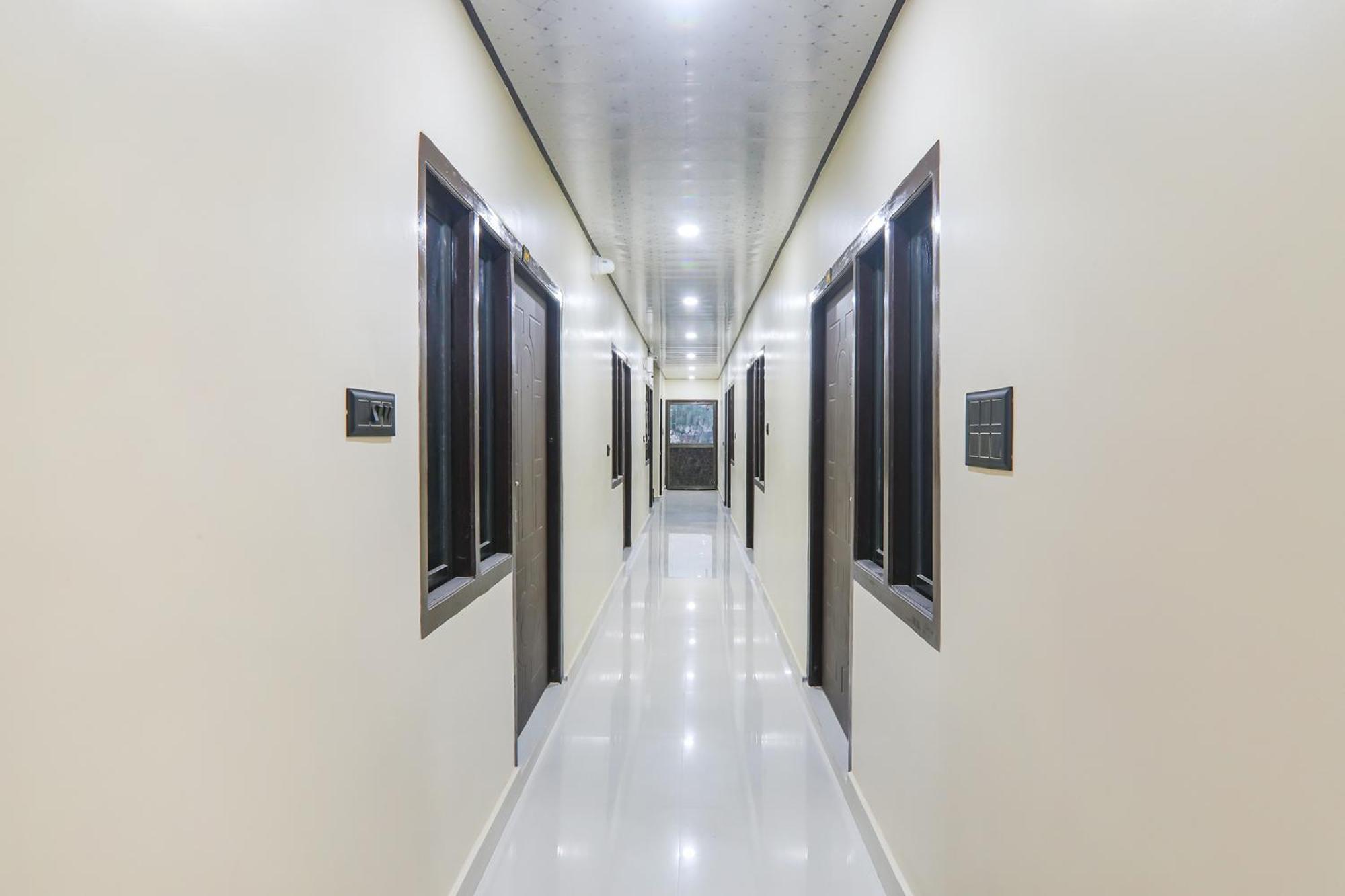 Fabexpress Awadh Inn - 400M From Shri Ram Janam Bhumi Ayodhya 外观 照片