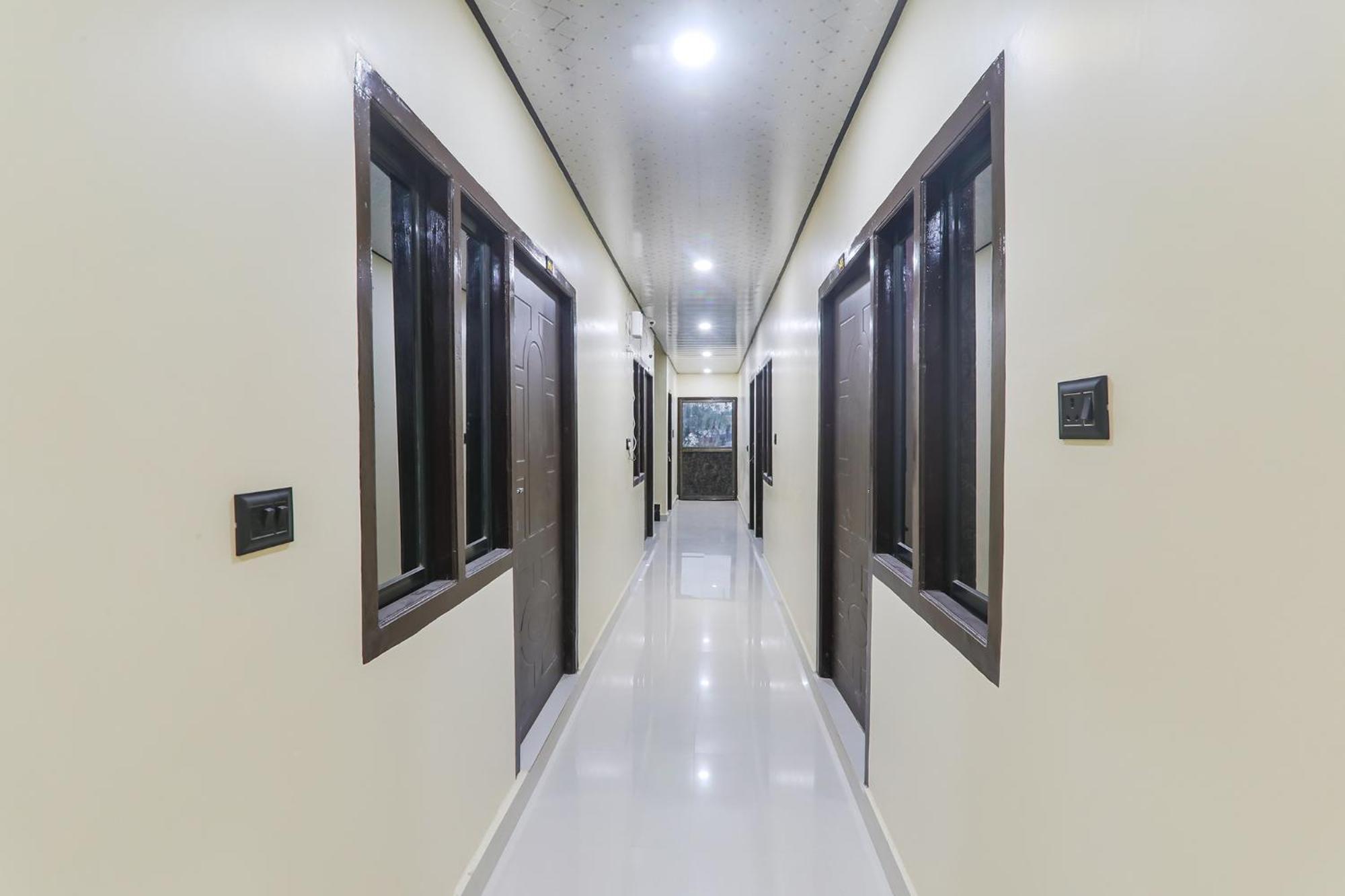 Fabexpress Awadh Inn - 400M From Shri Ram Janam Bhumi Ayodhya 外观 照片