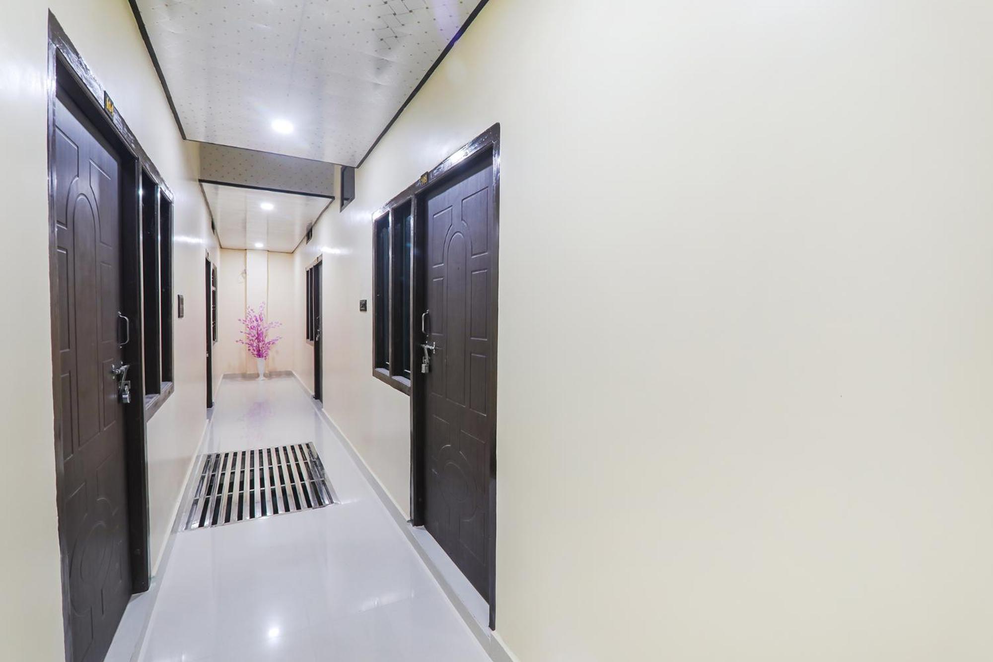 Fabexpress Awadh Inn - 400M From Shri Ram Janam Bhumi Ayodhya 外观 照片