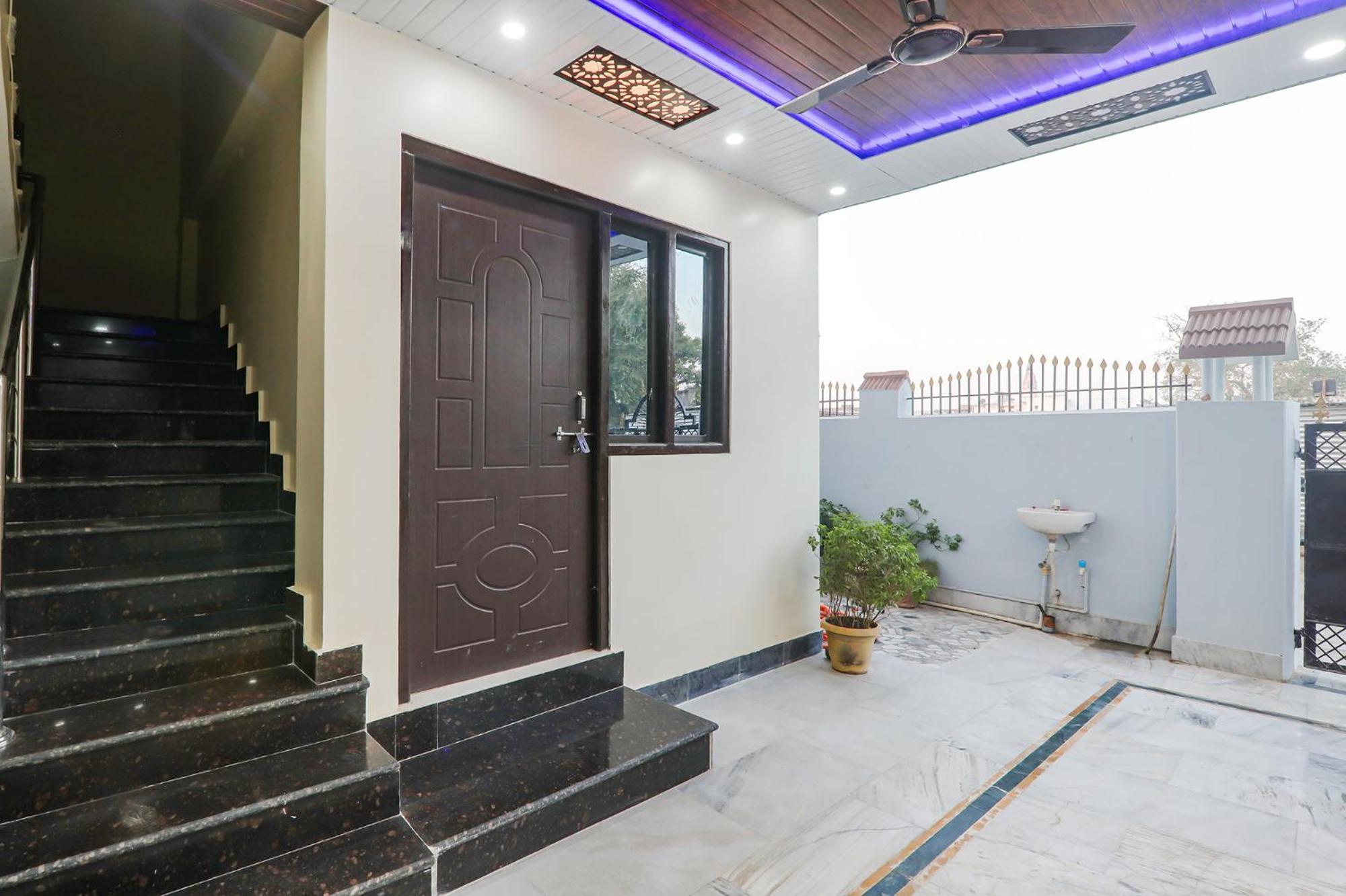 Fabexpress Awadh Inn - 400M From Shri Ram Janam Bhumi Ayodhya 外观 照片