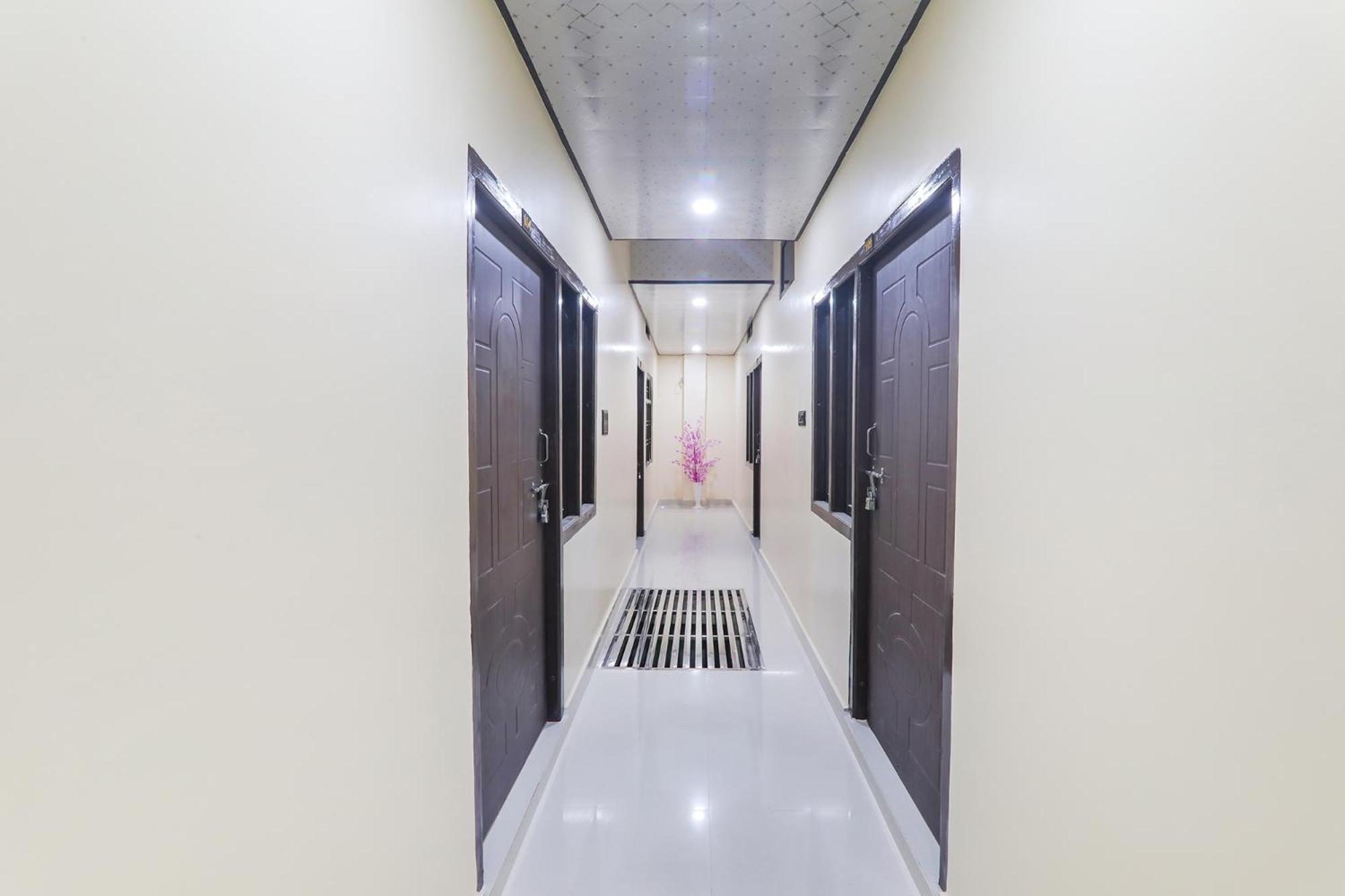 Fabexpress Awadh Inn - 400M From Shri Ram Janam Bhumi Ayodhya 外观 照片