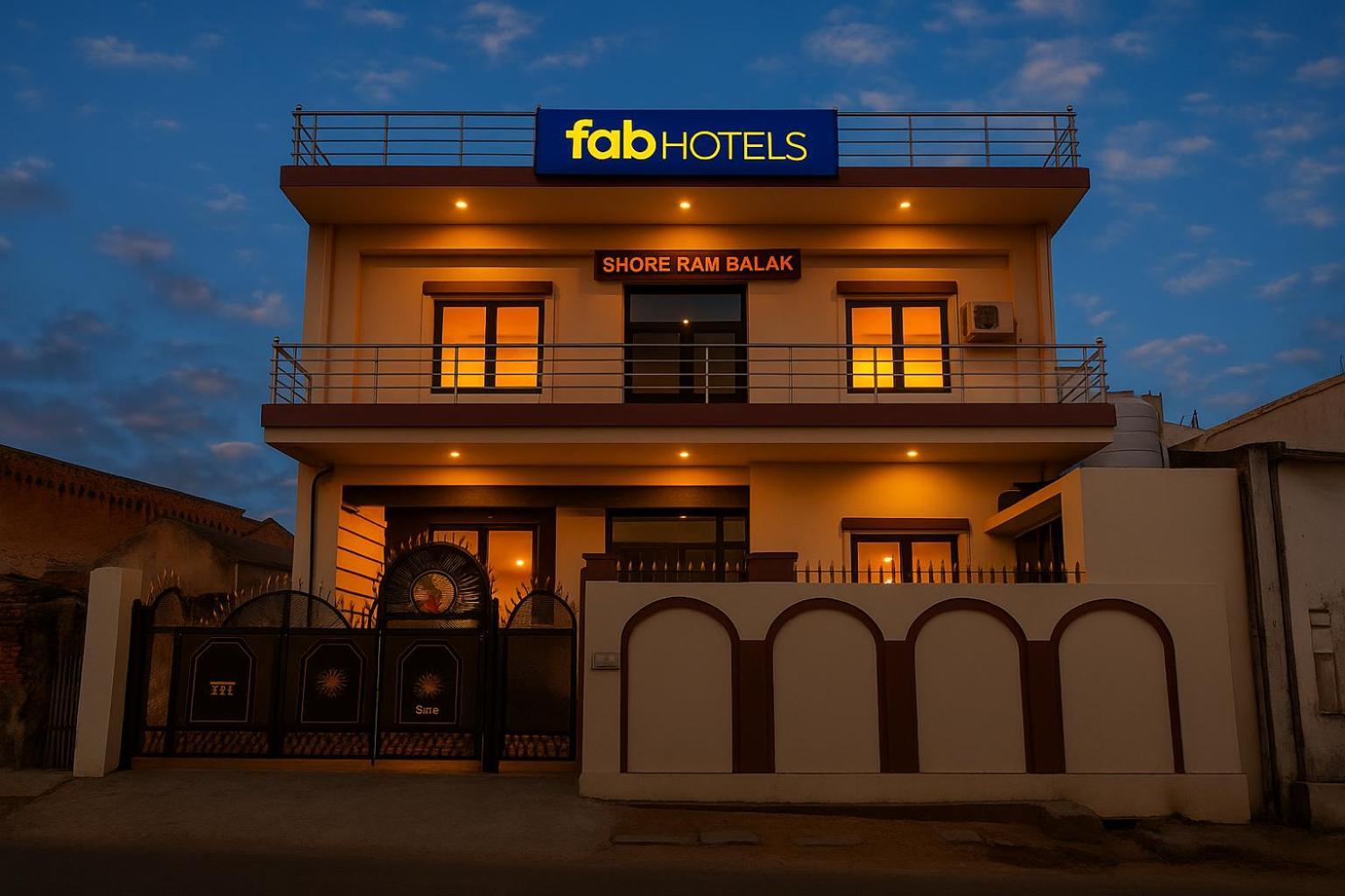 Fabexpress Awadh Inn - 400M From Shri Ram Janam Bhumi Ayodhya 外观 照片